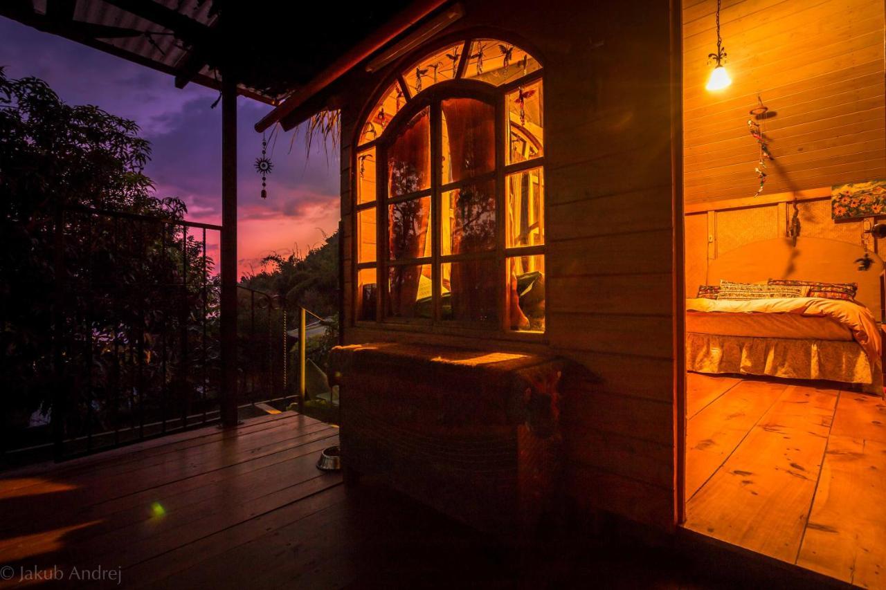 Lake Front Cabin At Los Elementos Santa Cruz La Laguna Exterior photo
